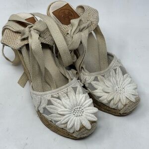 Tory Burch Emile Wedge Espadrille in ivory size 5